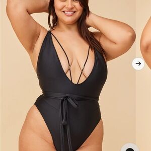 SHEFIT V Plunge One Piece, size: 1 Luxe